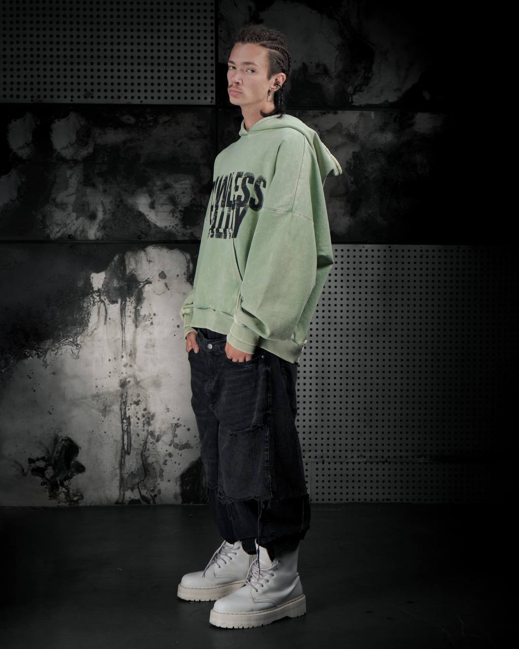 Washed hoodie "Flawless"